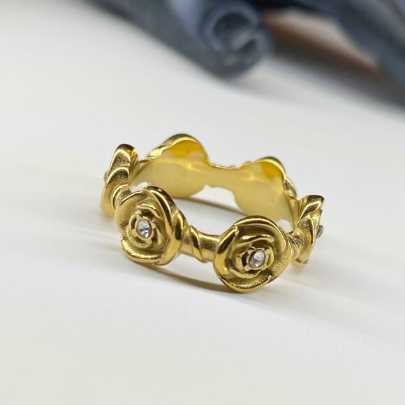 NEW Rhinestone Rose Crown Statement Ring - Picture 3 of 9